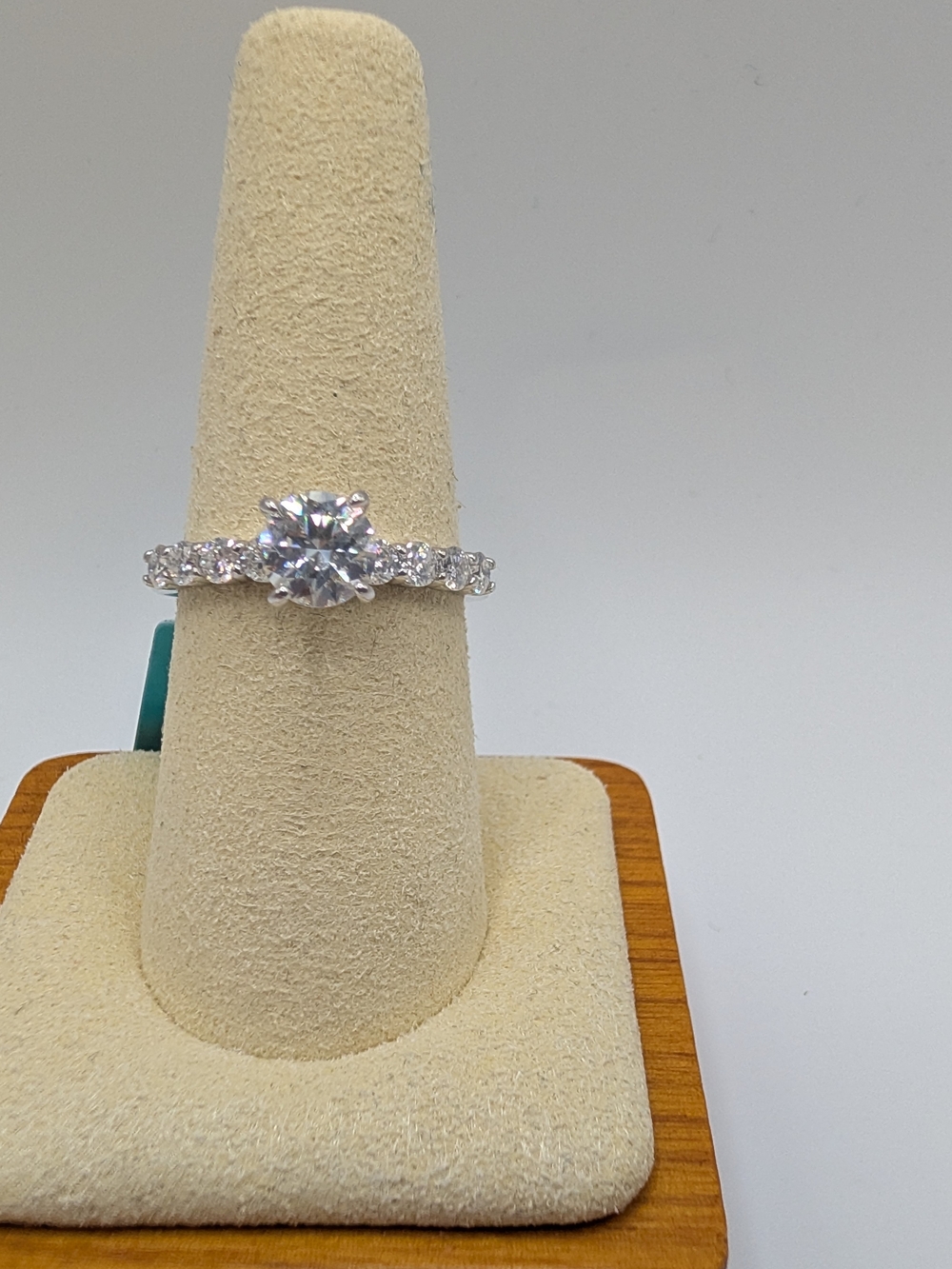 New! 1.64 CTW Moissanite VVS Engagement Ring Sz 8